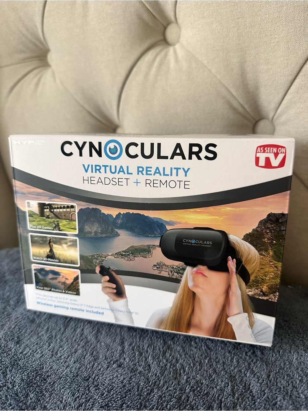 NWT Cynoculars Virtual Reality Headset + Wireless Remote